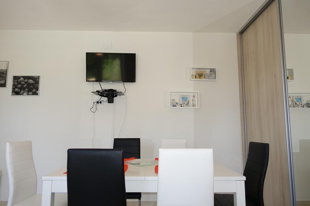 Olive Apartments Ugljan Buitenkant foto
